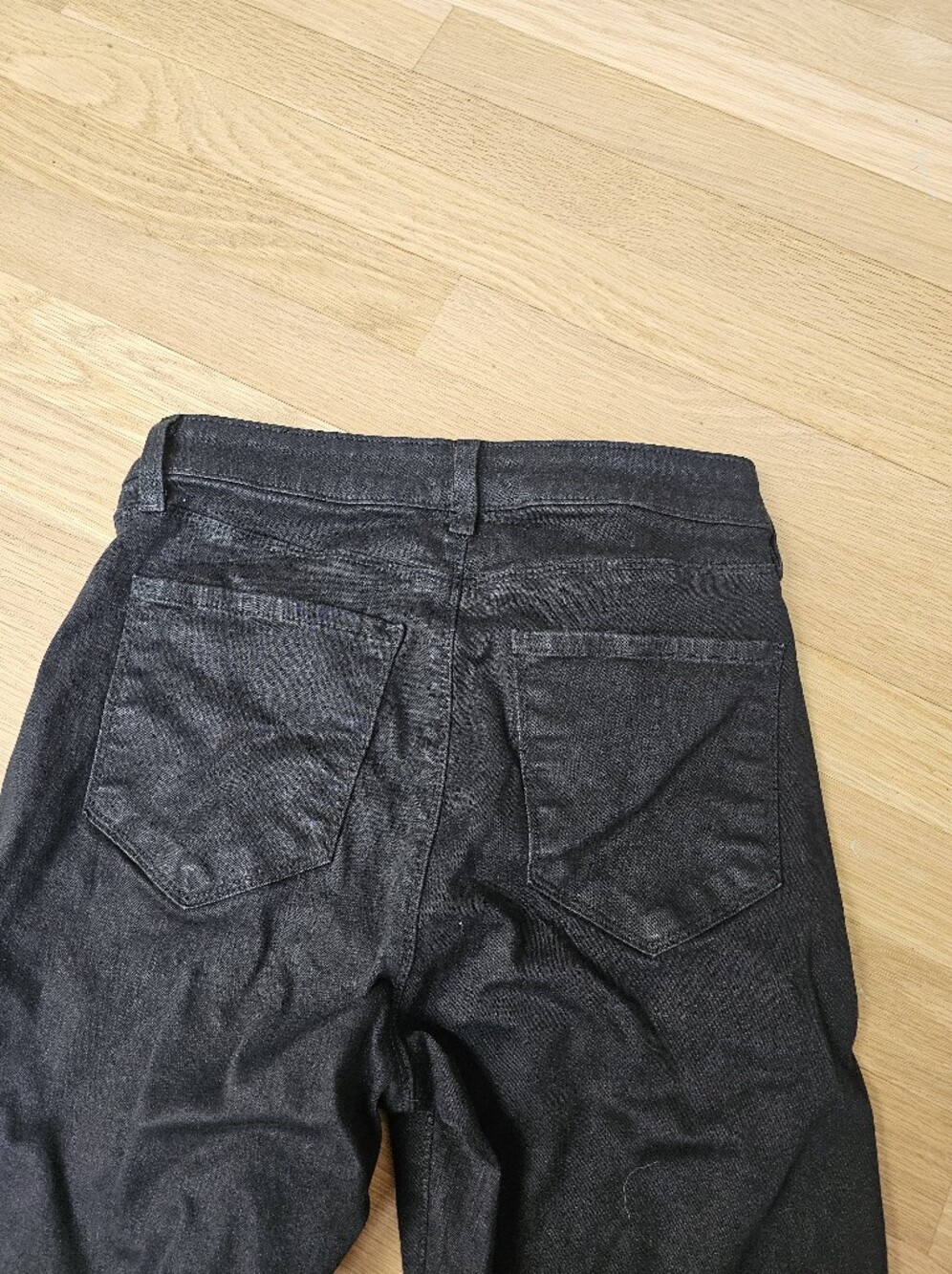 L'AGENCE Margot Black Foil Coated Skinny High Rise Jeans - Picture 8 of 9